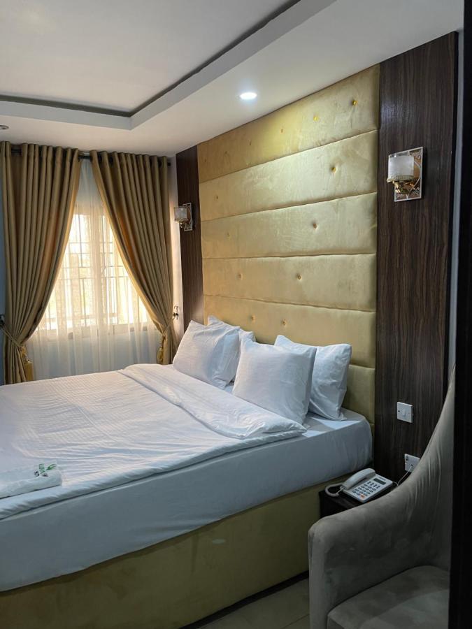 Alluring View Hotel - Allen Avenue لاغوس المظهر الخارجي الصورة